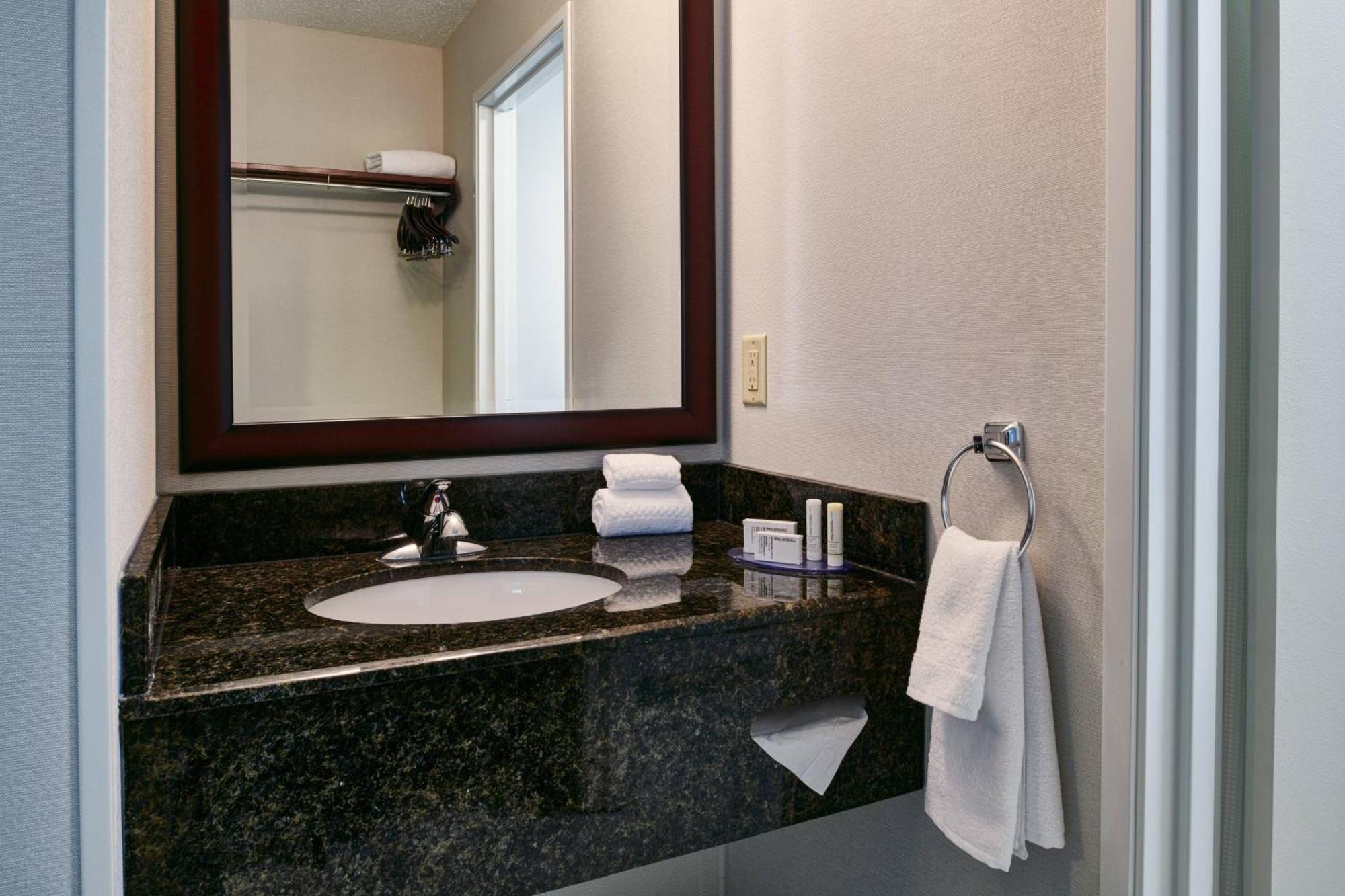 Fairfield Inn & Suites Detroit Livonia Esterno foto